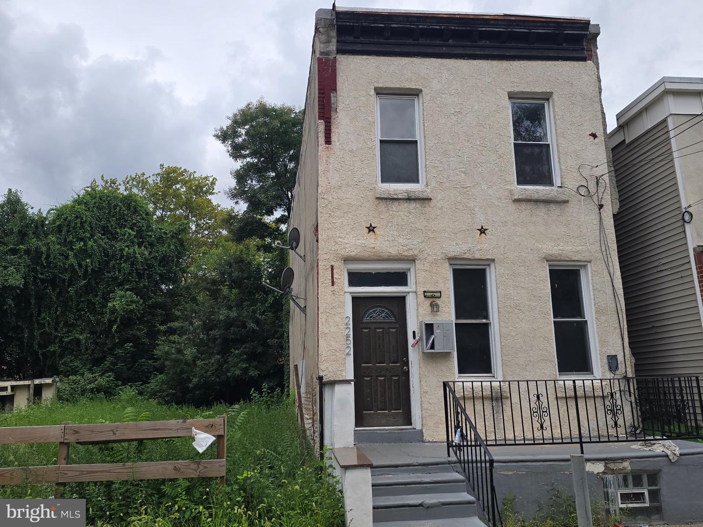2252 N CAMAC ST Property Photo 1