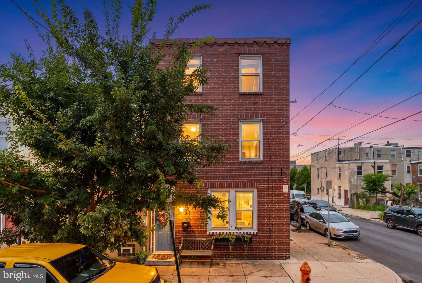 1000 S Chadwick St Property Photo 1