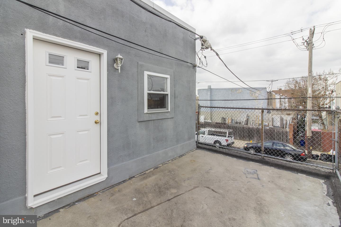 2601 S Marshall St Property Photo 16