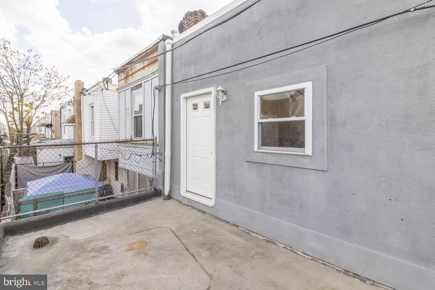 2601 S Marshall St Property Photo 17