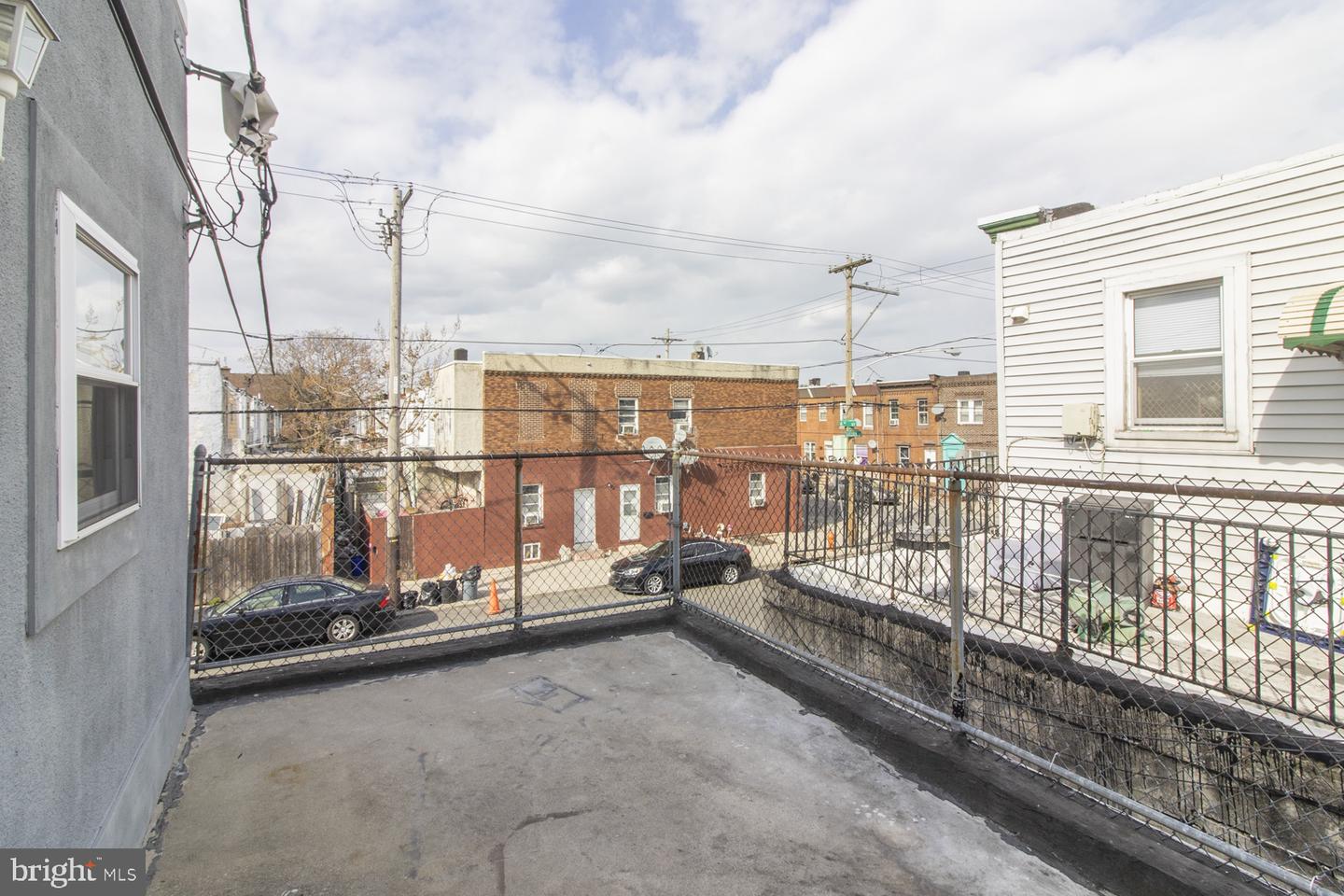 2601 S Marshall St Property Photo 18