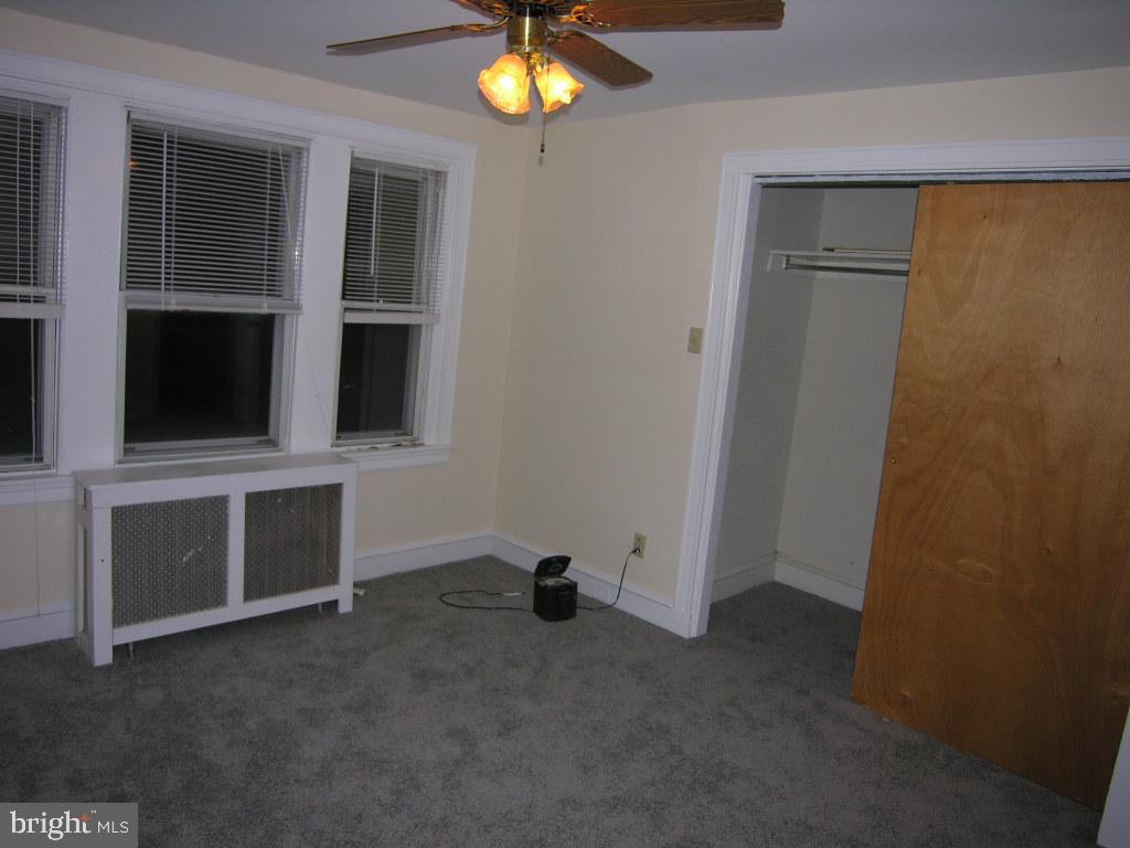 577 Green Ln Property Photo 5
