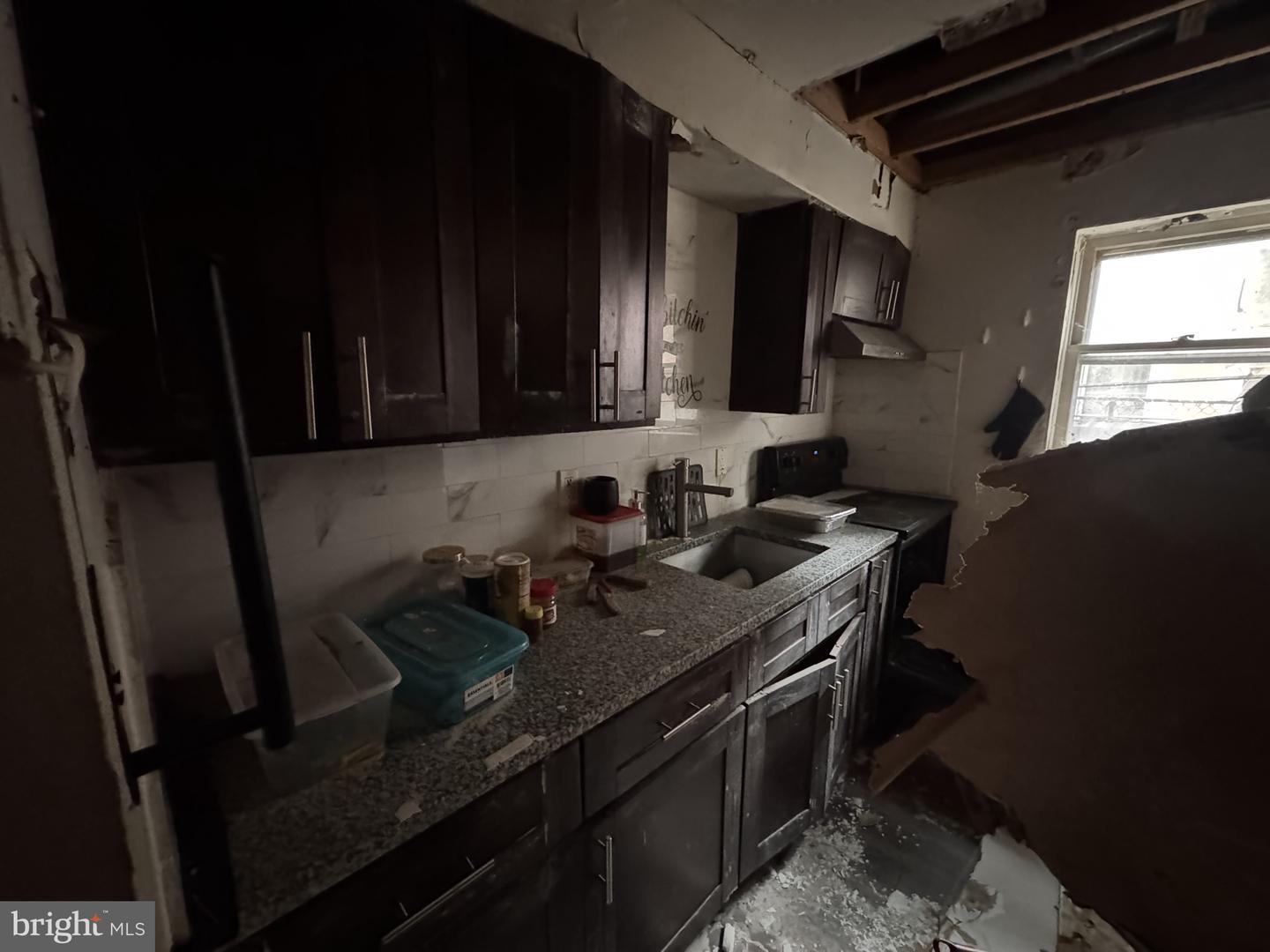 3013 N Lambert St Property Photo 5