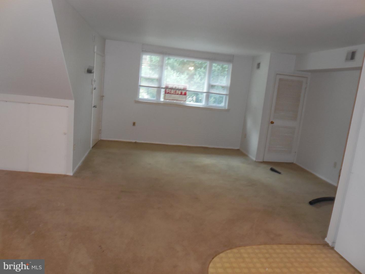 289 Greenough St #1st Floor Front Property Photo 2