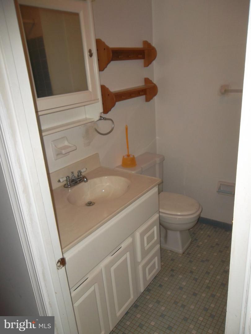 289 Greenough St #1st Floor Front Property Photo 4