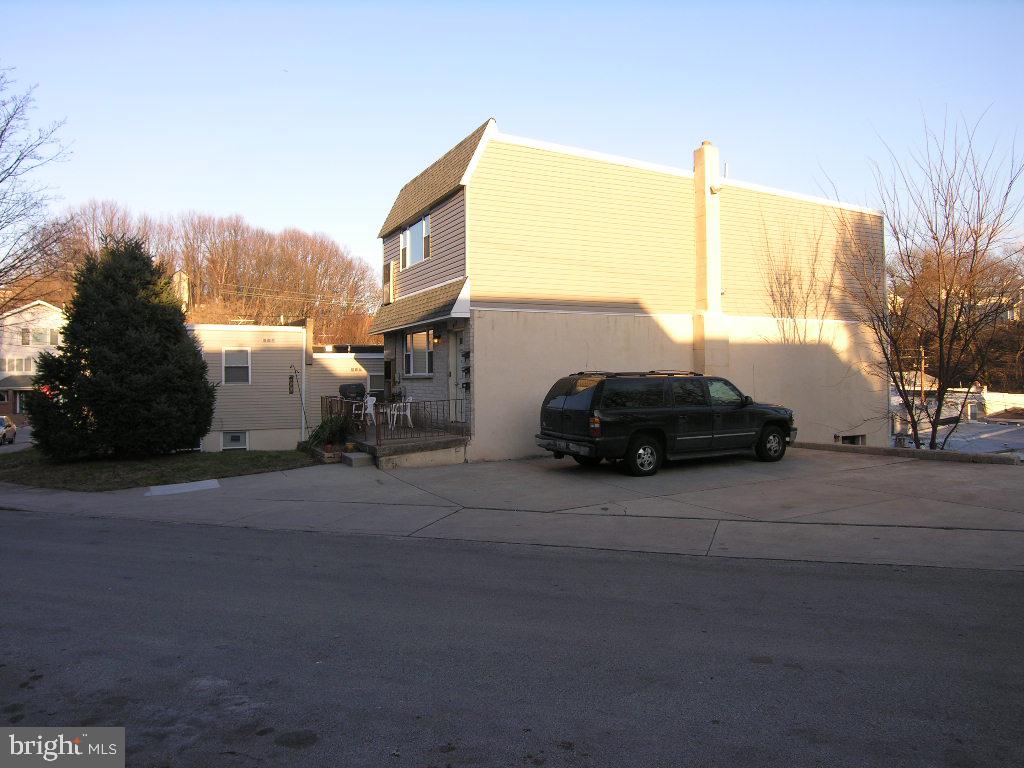 289 Greenough St #1st Floor Front Property Photo 9