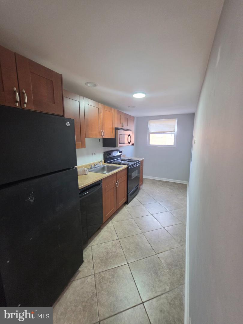 7701 GILBERT ST Property Photo 1