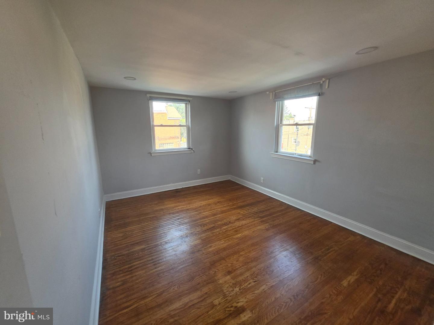 7701 Gilbert St Property Photo 3