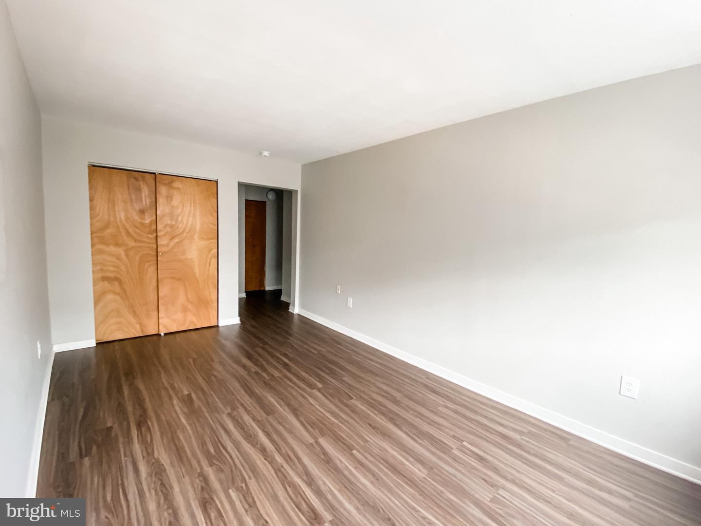 4715 Walnut St Property Photo 4