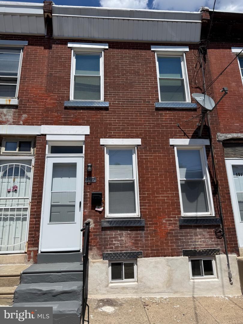 1817 E Madison St Property Photo 5