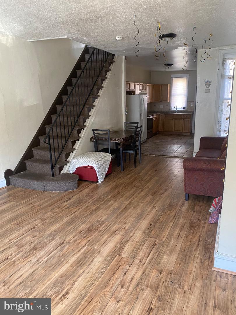 2956 Weikel St Property Photo 7