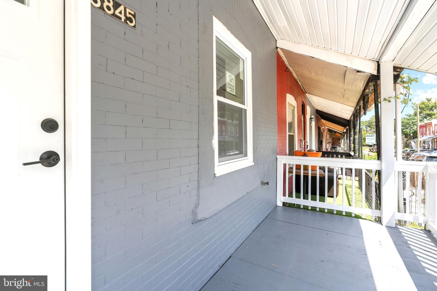 3841 Folsom St Property Photo 2