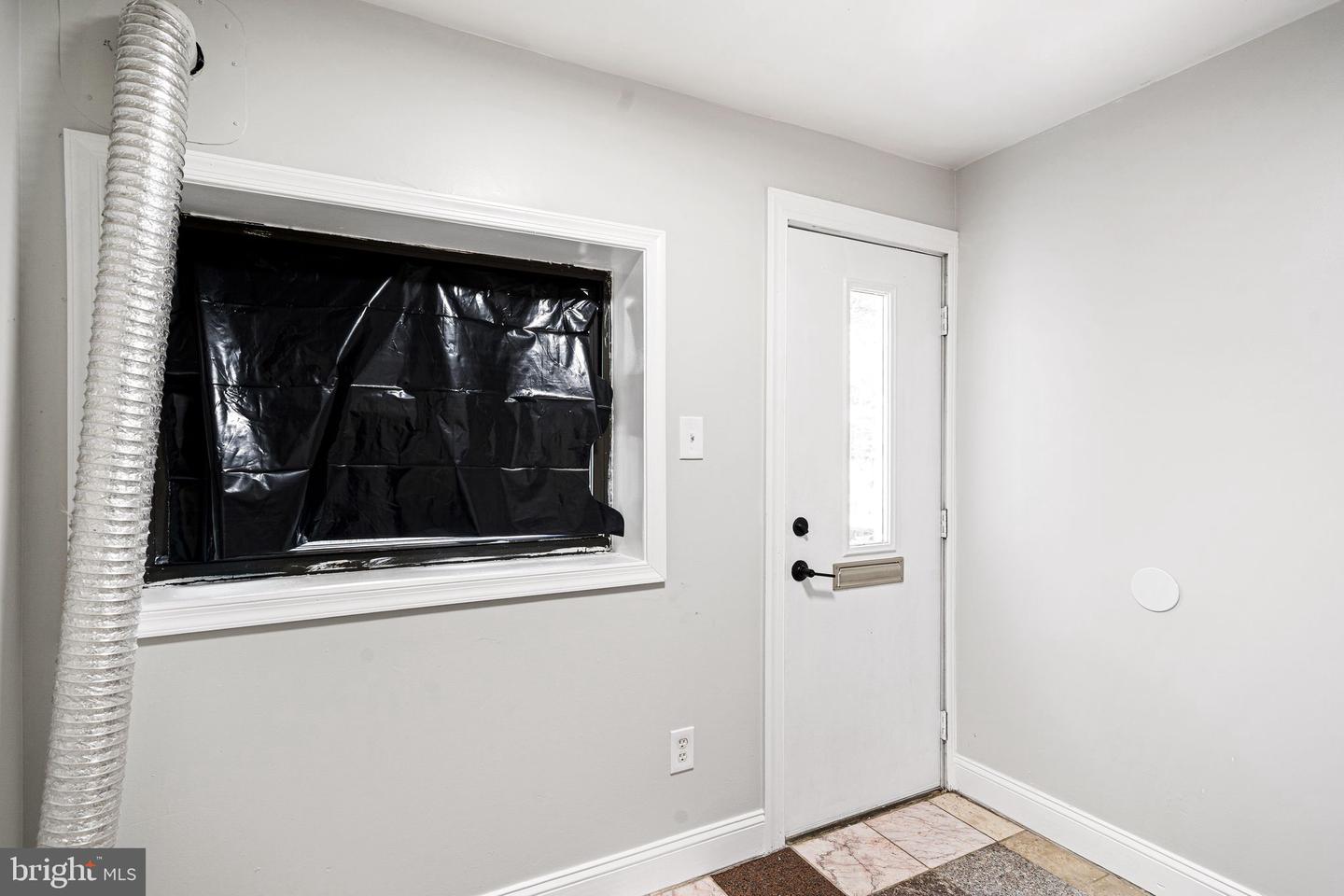 3841 Folsom St Property Photo 12