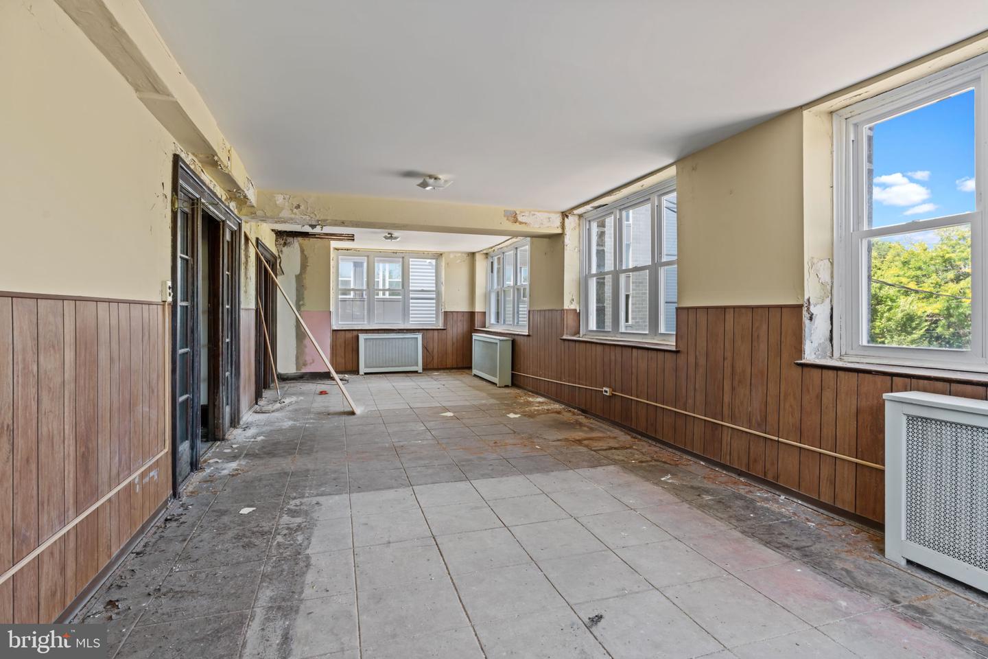 5520-22 Harbison Ave Property Photo 16