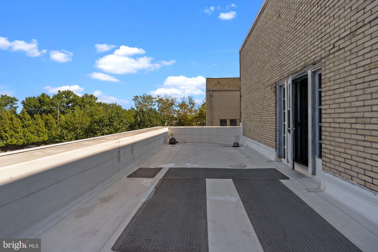5520-22 Harbison Ave Property Photo 19