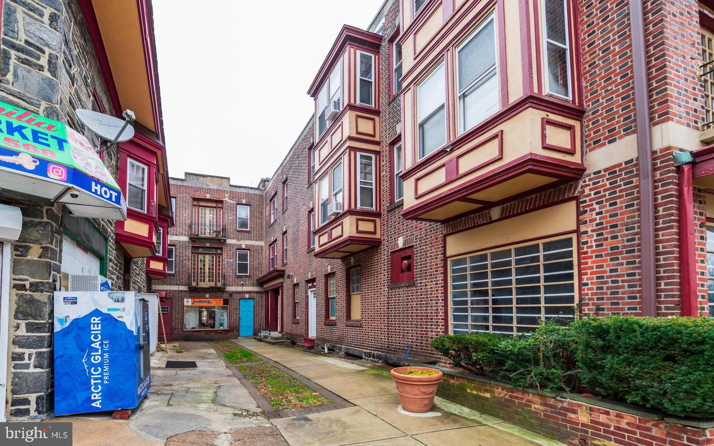 2115 N 63rd St #unit 2f Property Photo 13