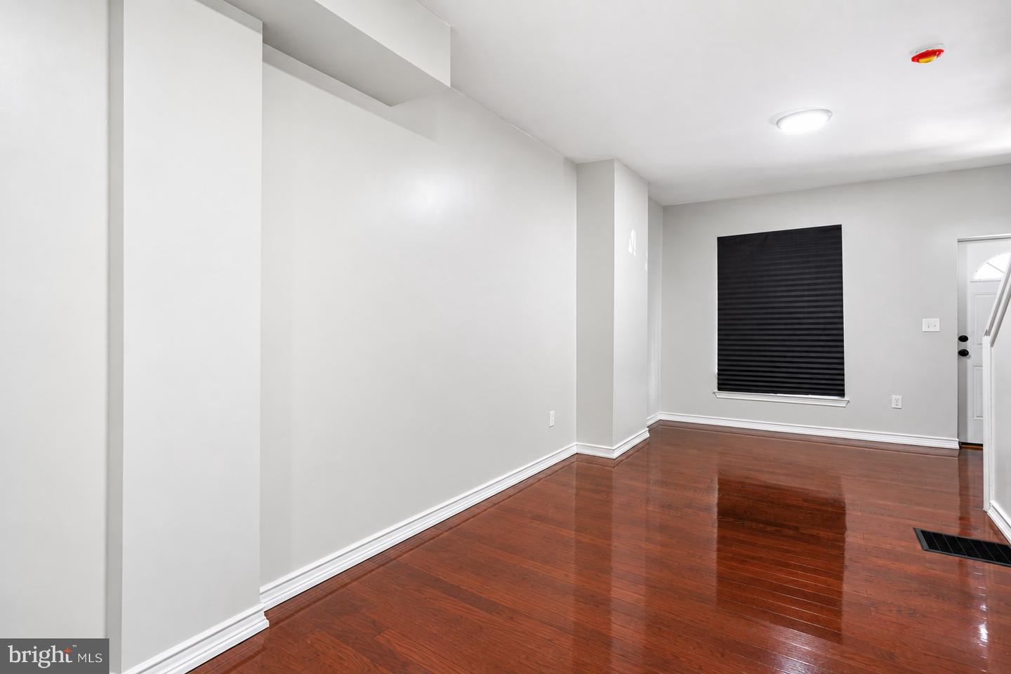 3845 Folsom St Property Photo 4