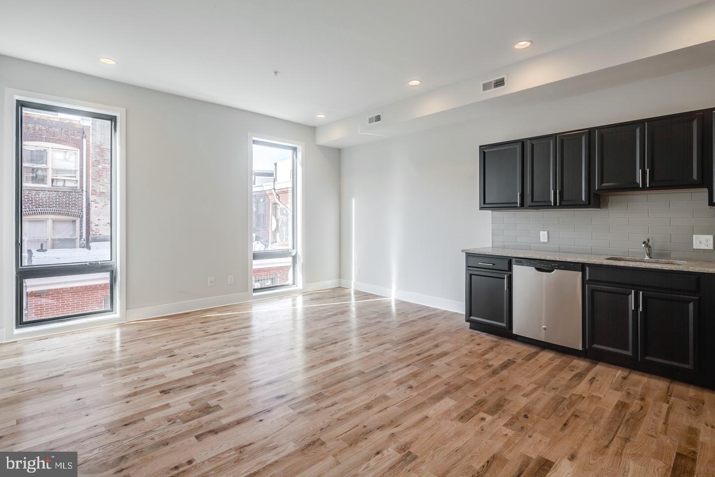 514 South St #unit 208 Property Photo 2