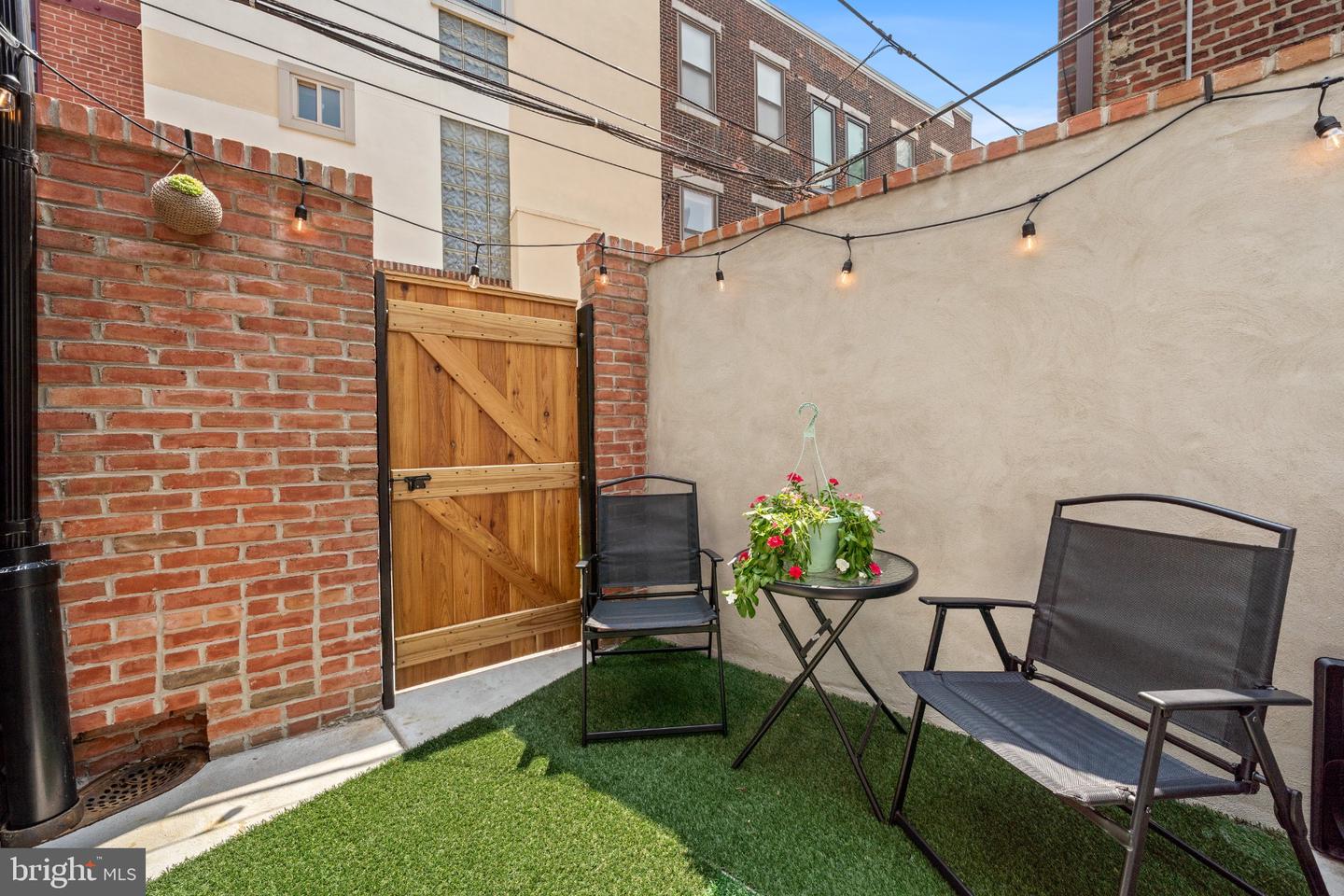 500 Clymer St Property Photo 8
