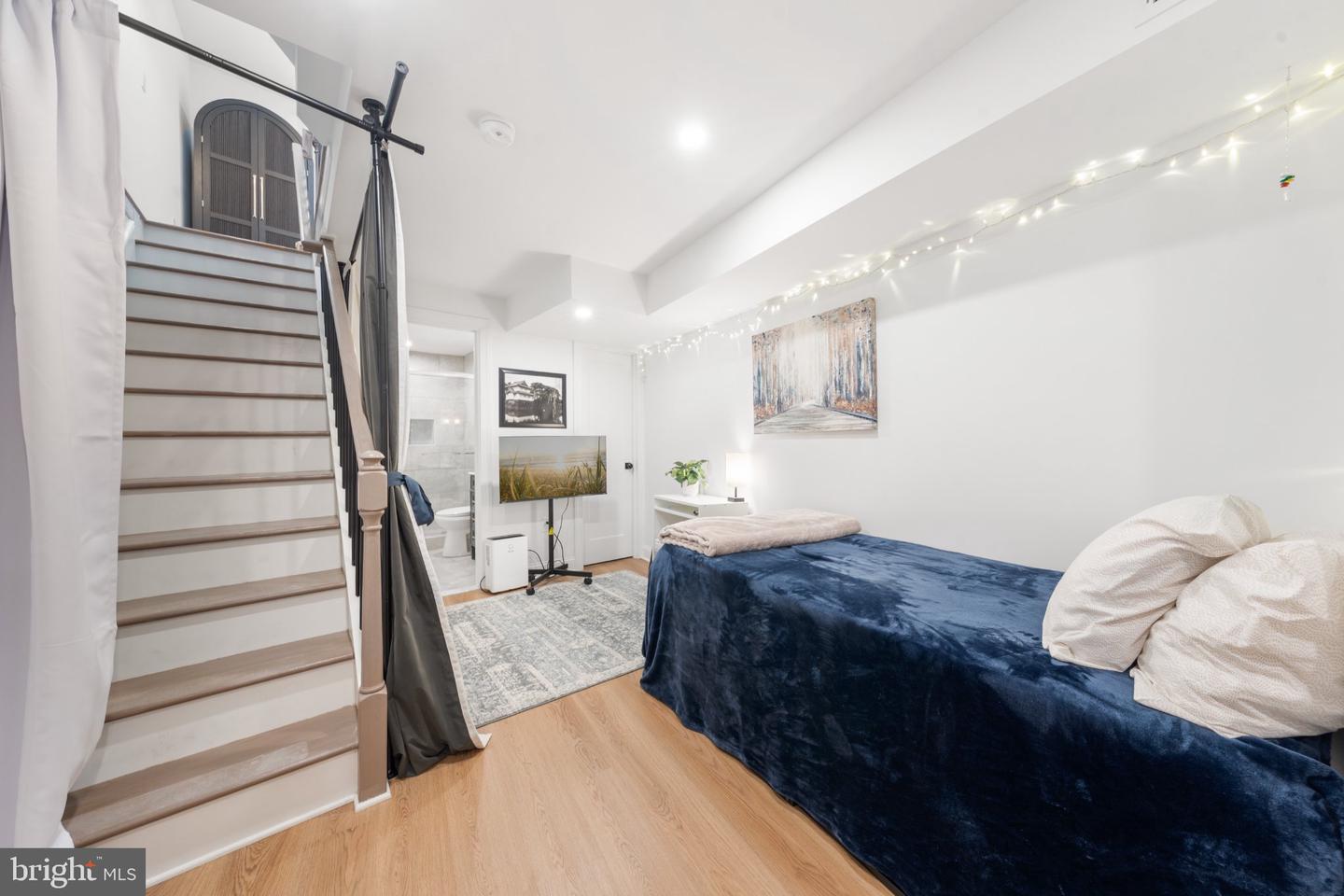 500 Clymer St Property Photo 23