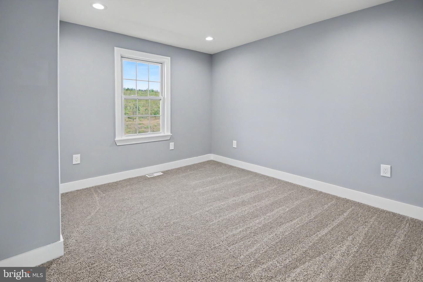8211 Buist Ave Property Photo 21