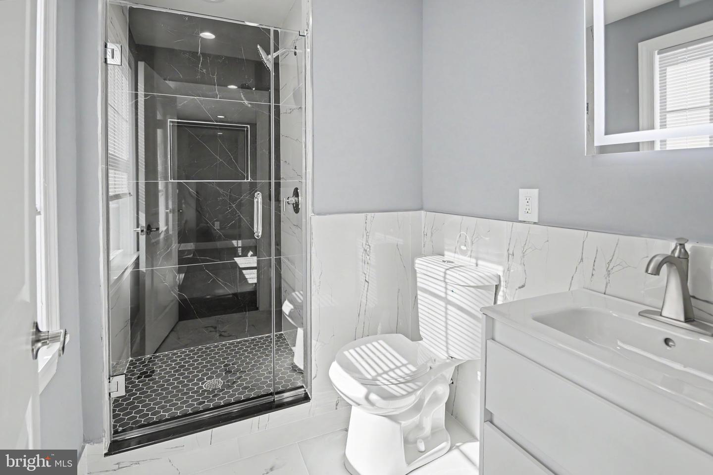 8211 Buist Ave Property Photo 26