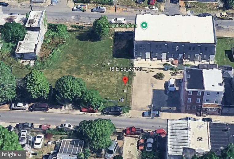 18 E Seltzer St Property Photo 3