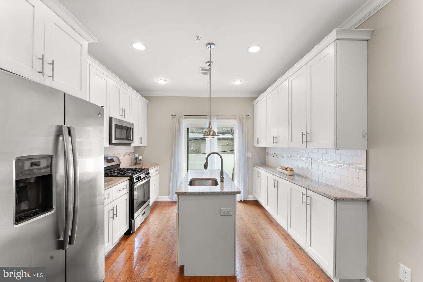 2226 Cross St Property Photo 7