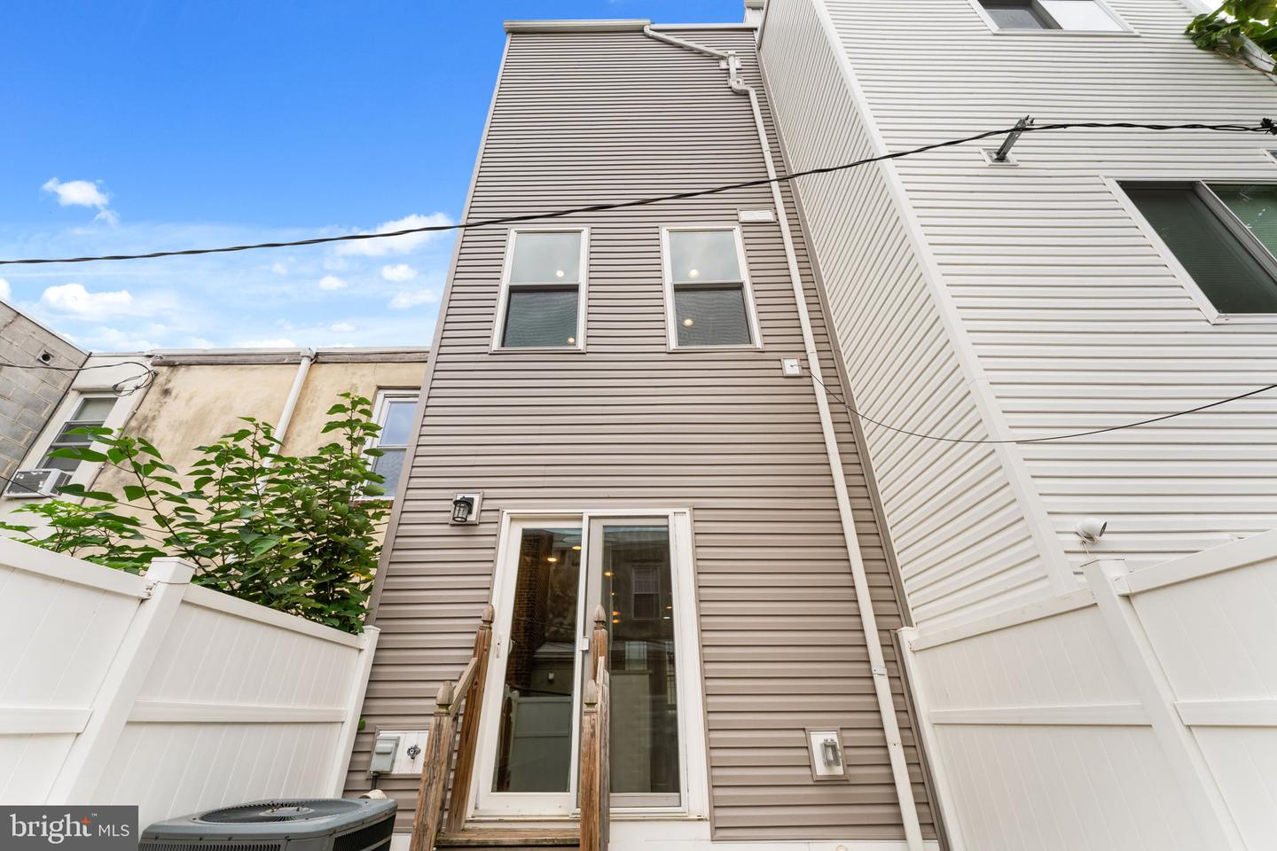 2226 Cross St Property Photo 14
