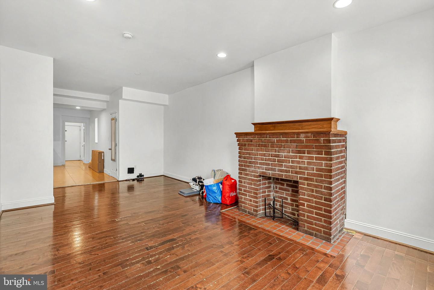 903 S 13th St Property Photo 2