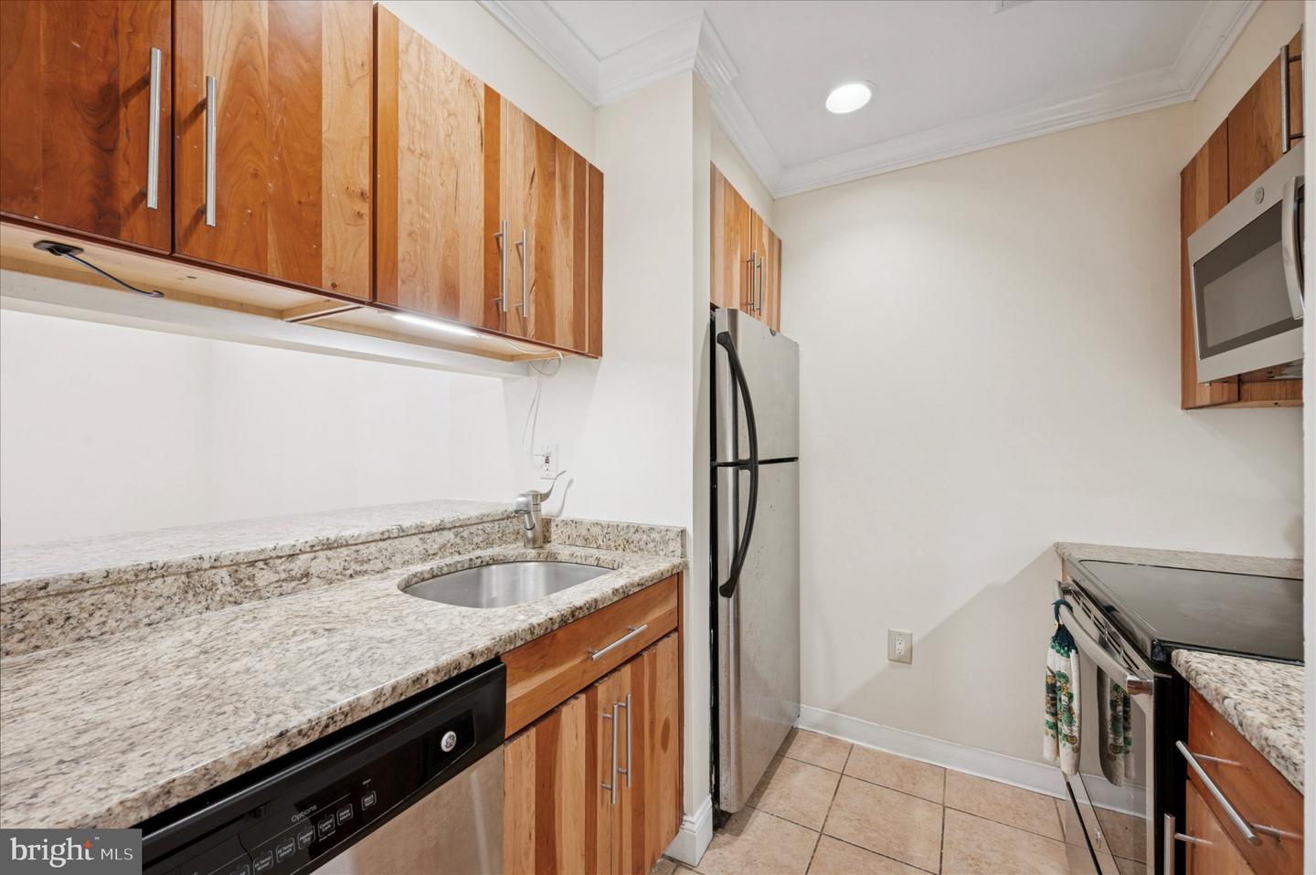 1601-00 Spring Garden St #205 Property Photo 2