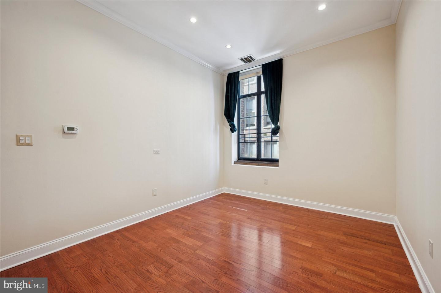 1601-00 Spring Garden St #205 Property Photo 7