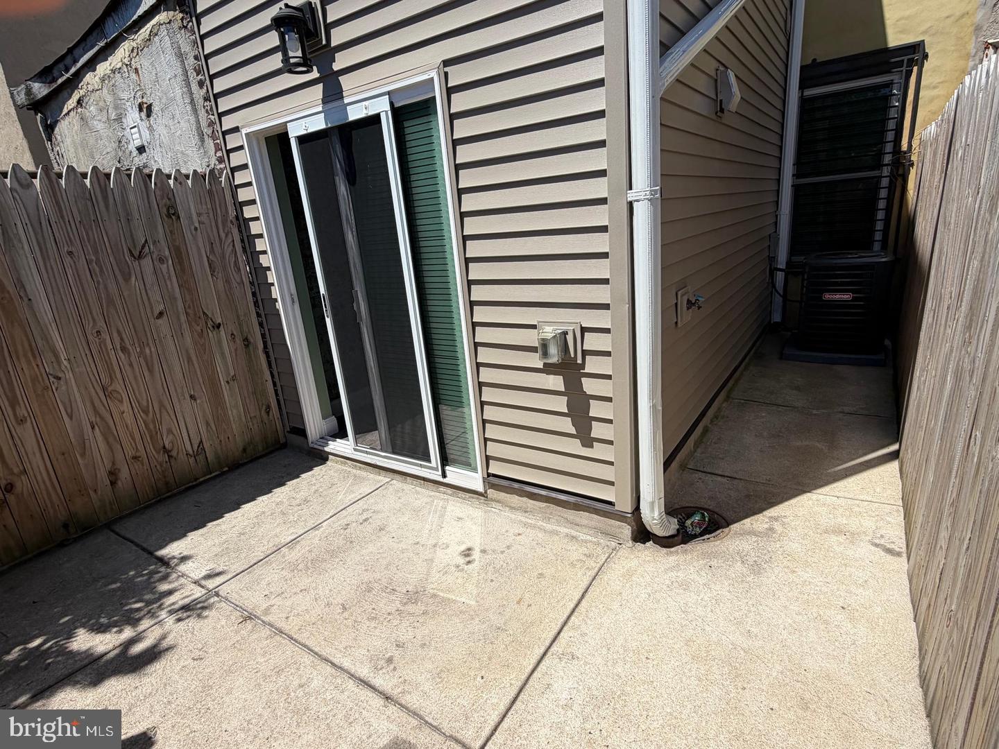 2643 N Mascher St Property Photo 22