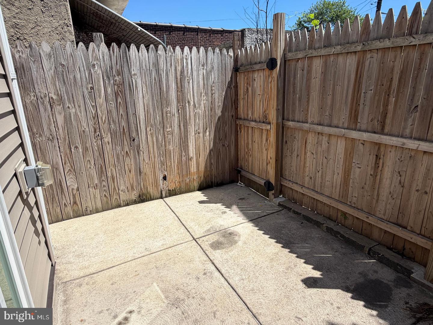 2643 N Mascher St Property Photo 23