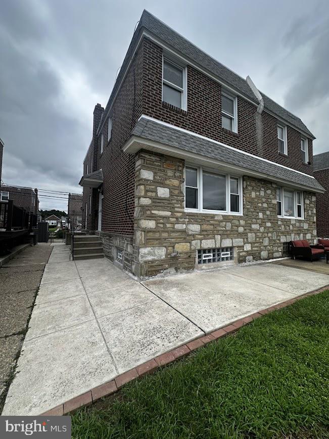 1817 MEGARGEE ST Property Photo 1