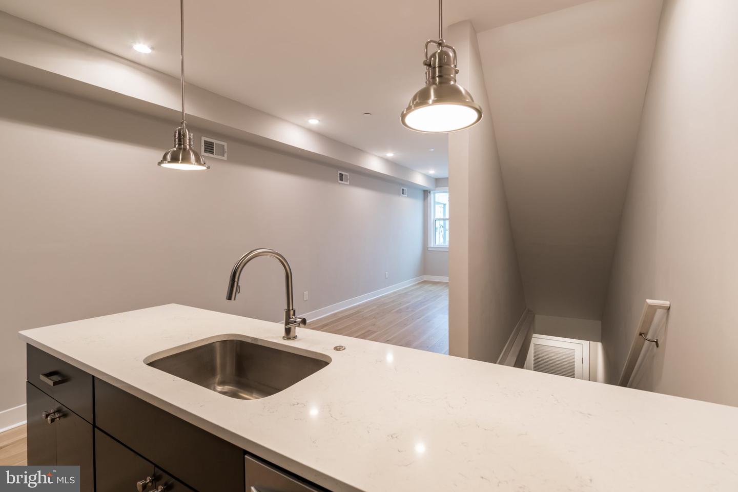 1020 S 53rd St #unit 1 Property Photo 3