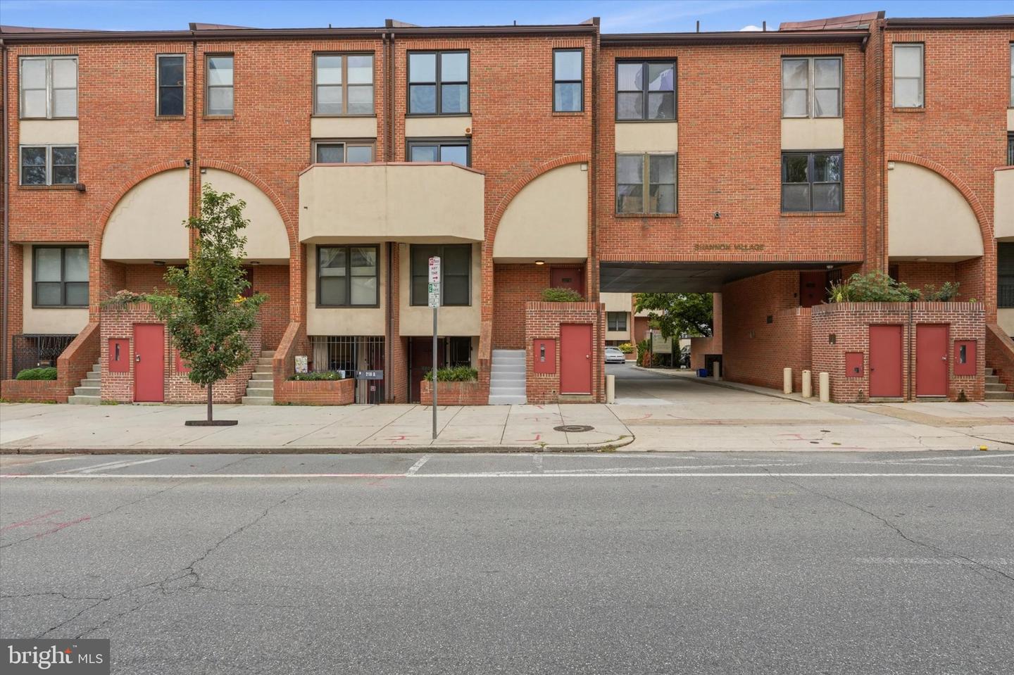 220 N 22nd St #b Property Photo 1