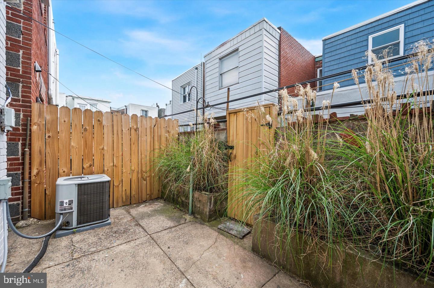 1714 Watkins St Property Photo 16