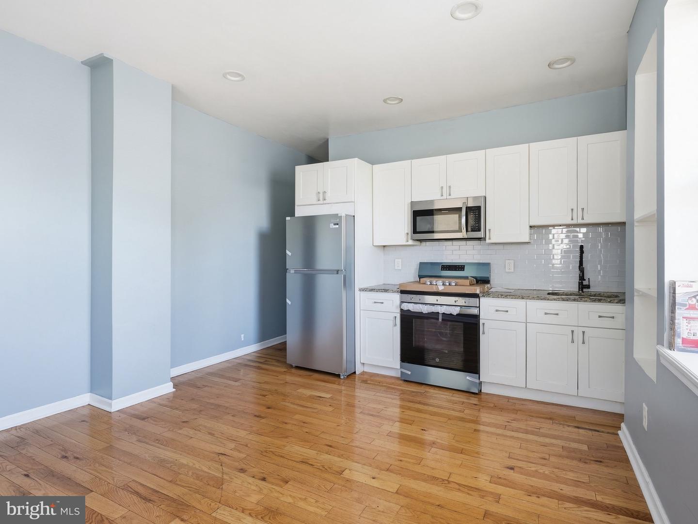 5578 Ludlow St Property Photo 5