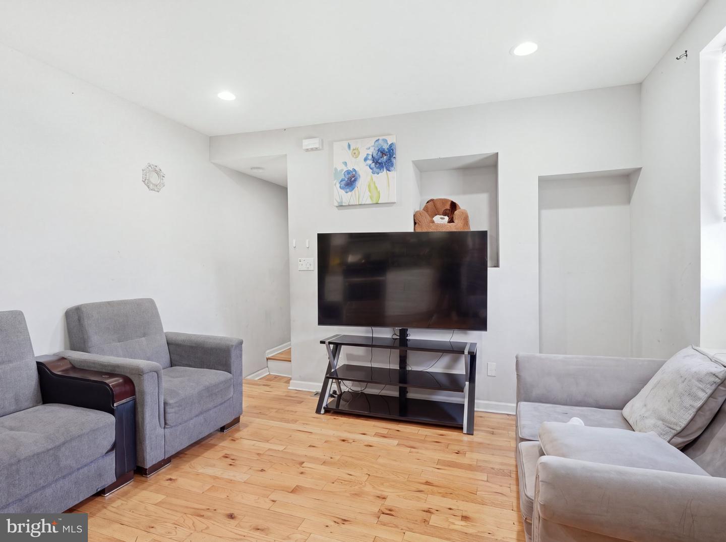 5578 Ludlow St Property Photo 16