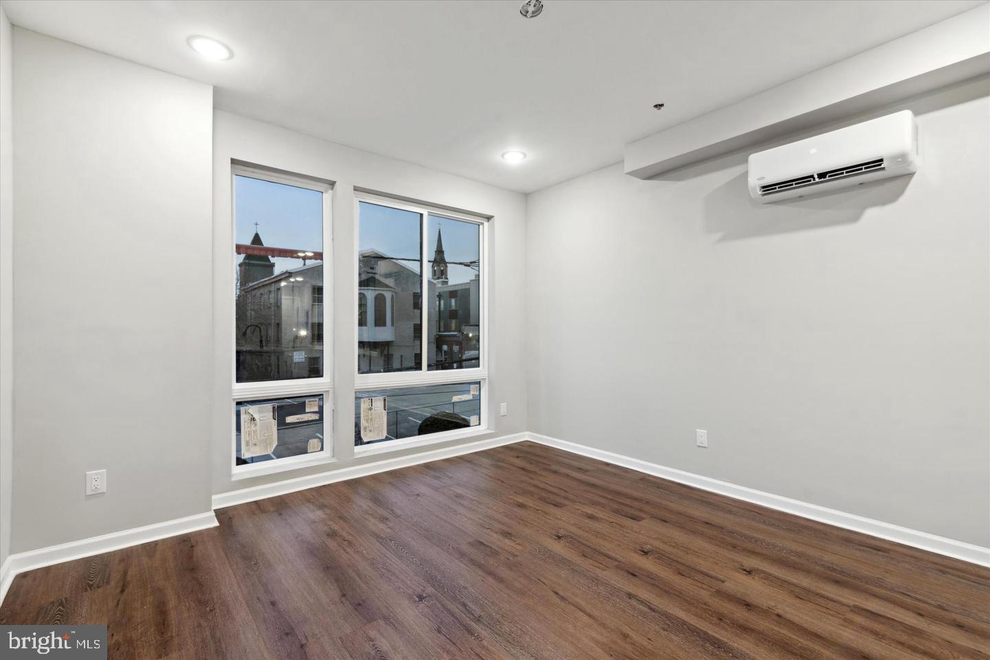 1230 N Marshall St Property Photo 11