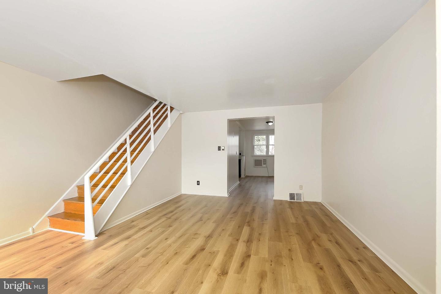 4451 Tolbut St Property Photo 3