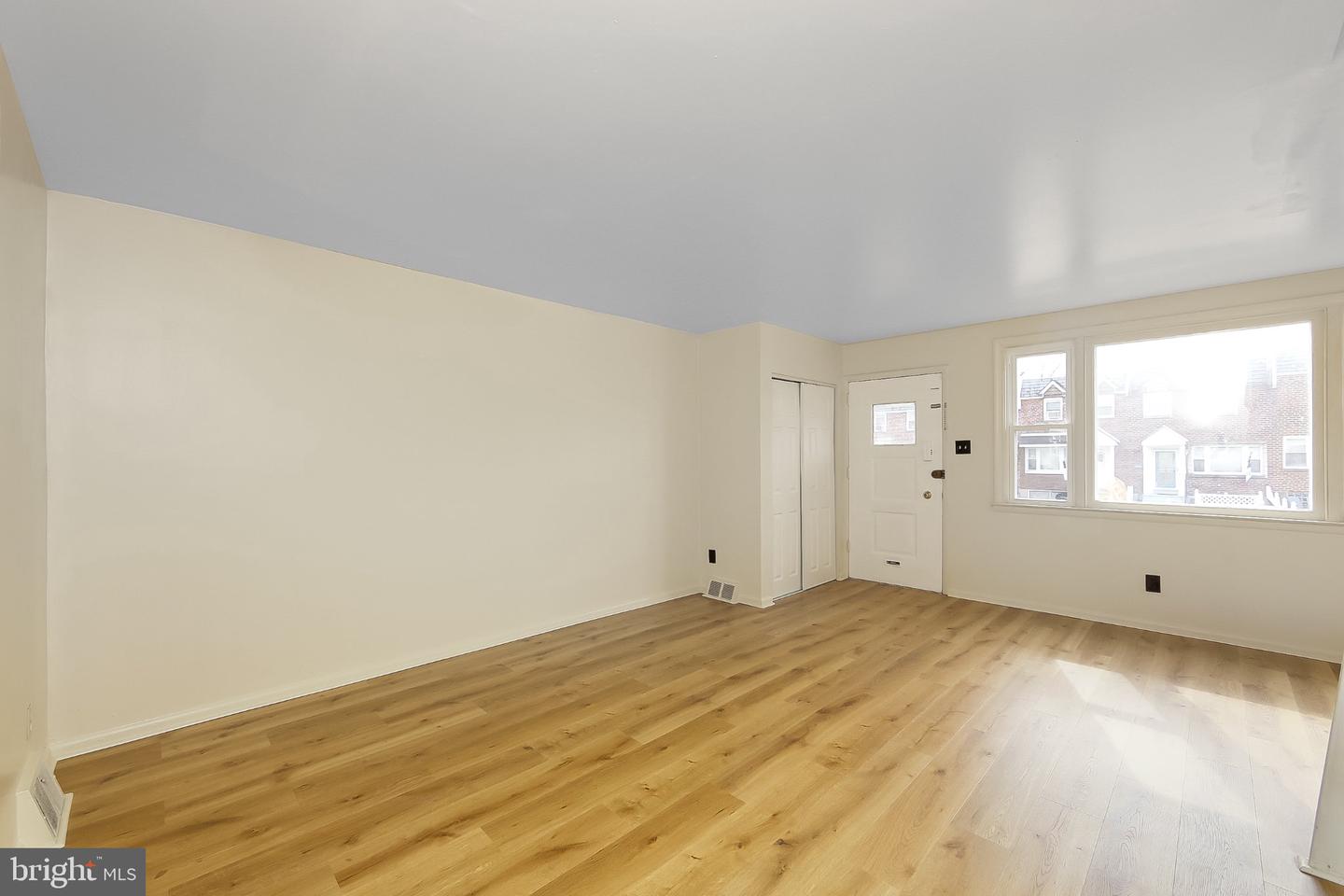 4451 Tolbut St Property Photo 5