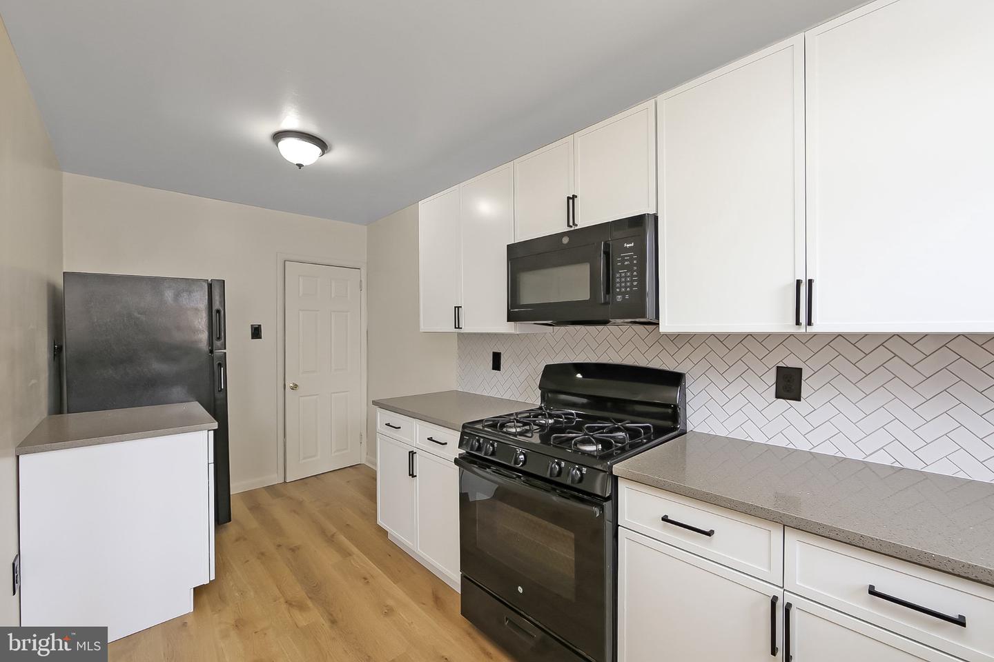 4451 Tolbut St Property Photo 11