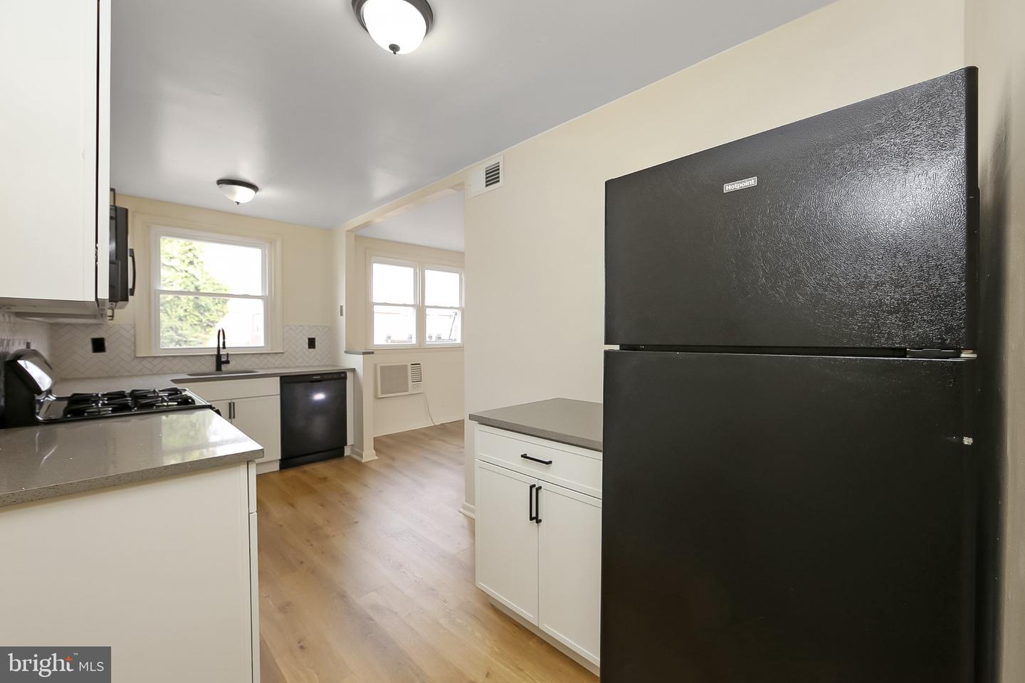 4451 Tolbut St Property Photo 12