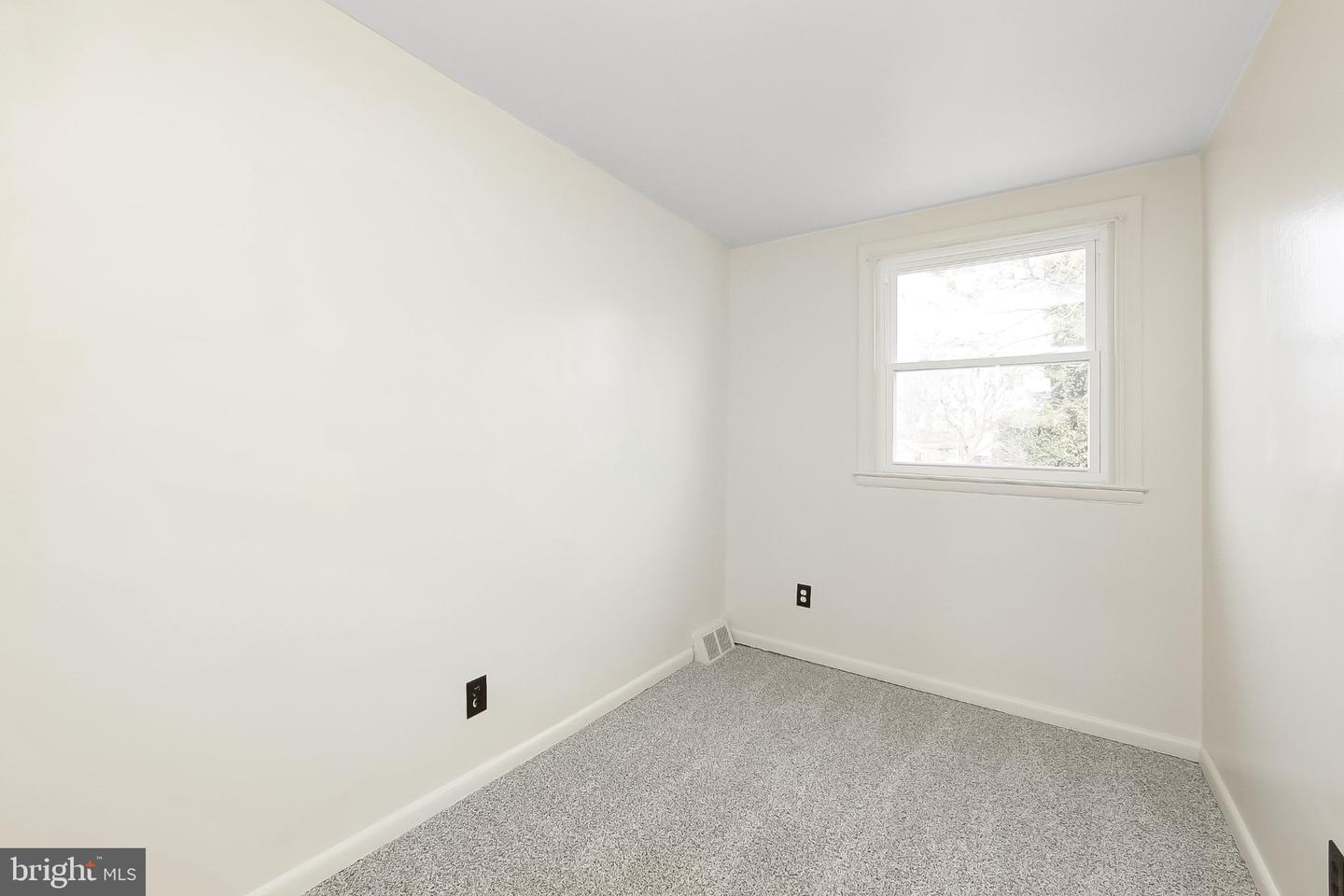 4451 Tolbut St Property Photo 19