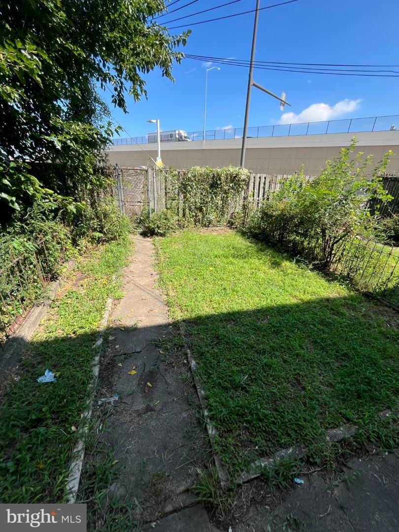 2313 Buckius St Property Photo 5