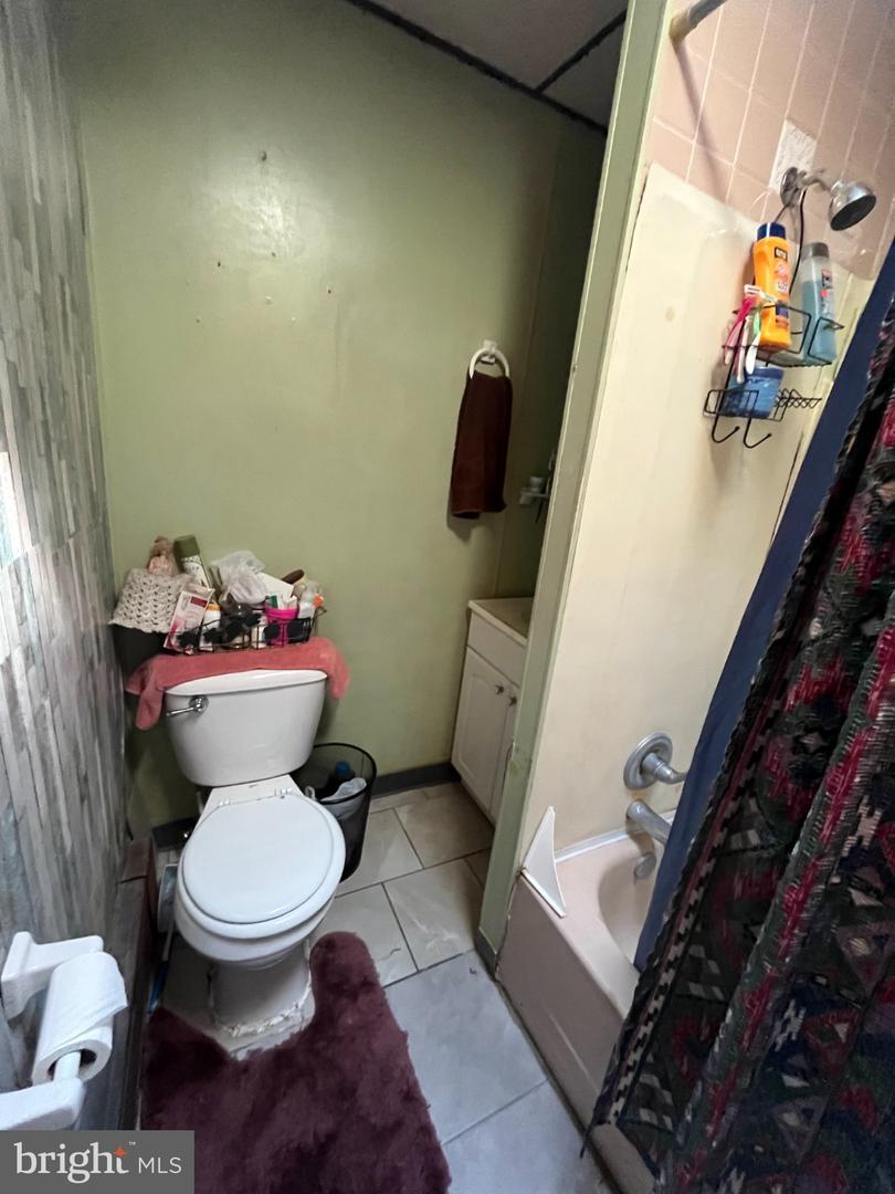 2313 Buckius St Property Photo 8