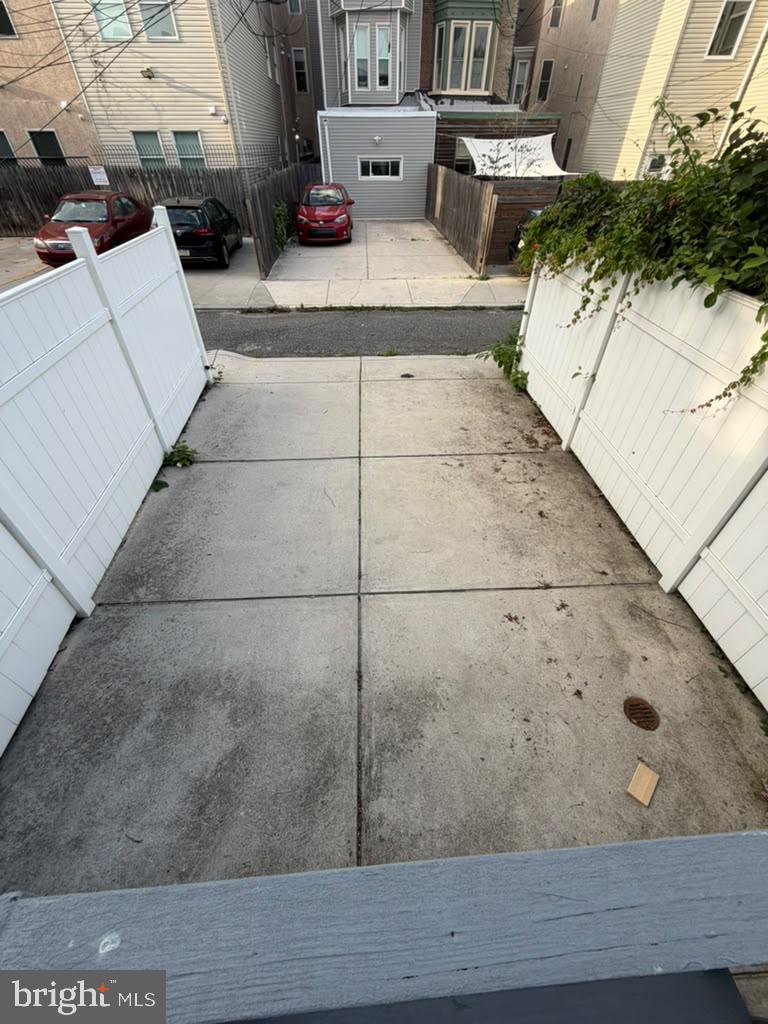 1933 Cambridge St Property Photo 8