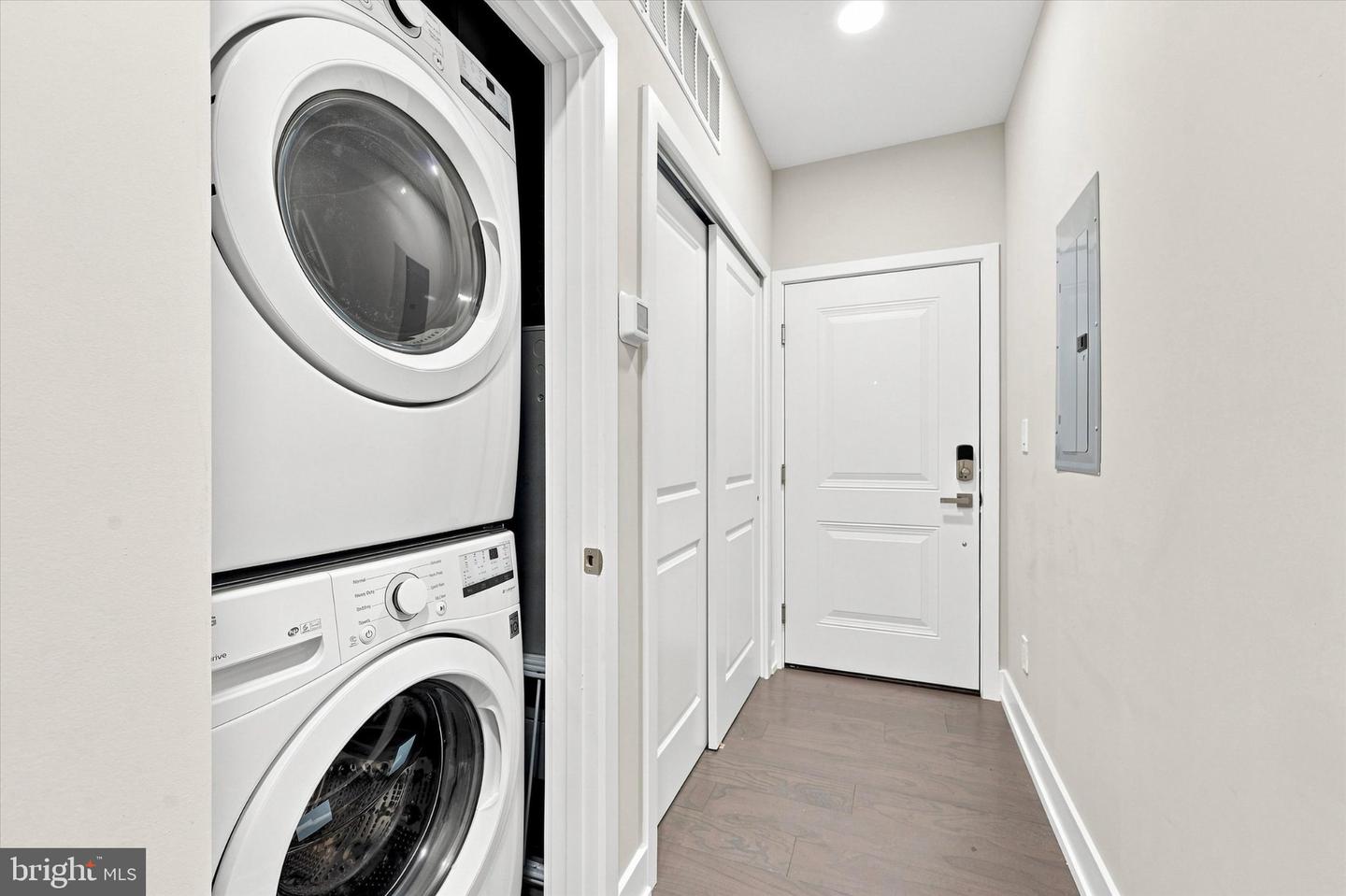 700 Moyer St #202 Property Photo 5